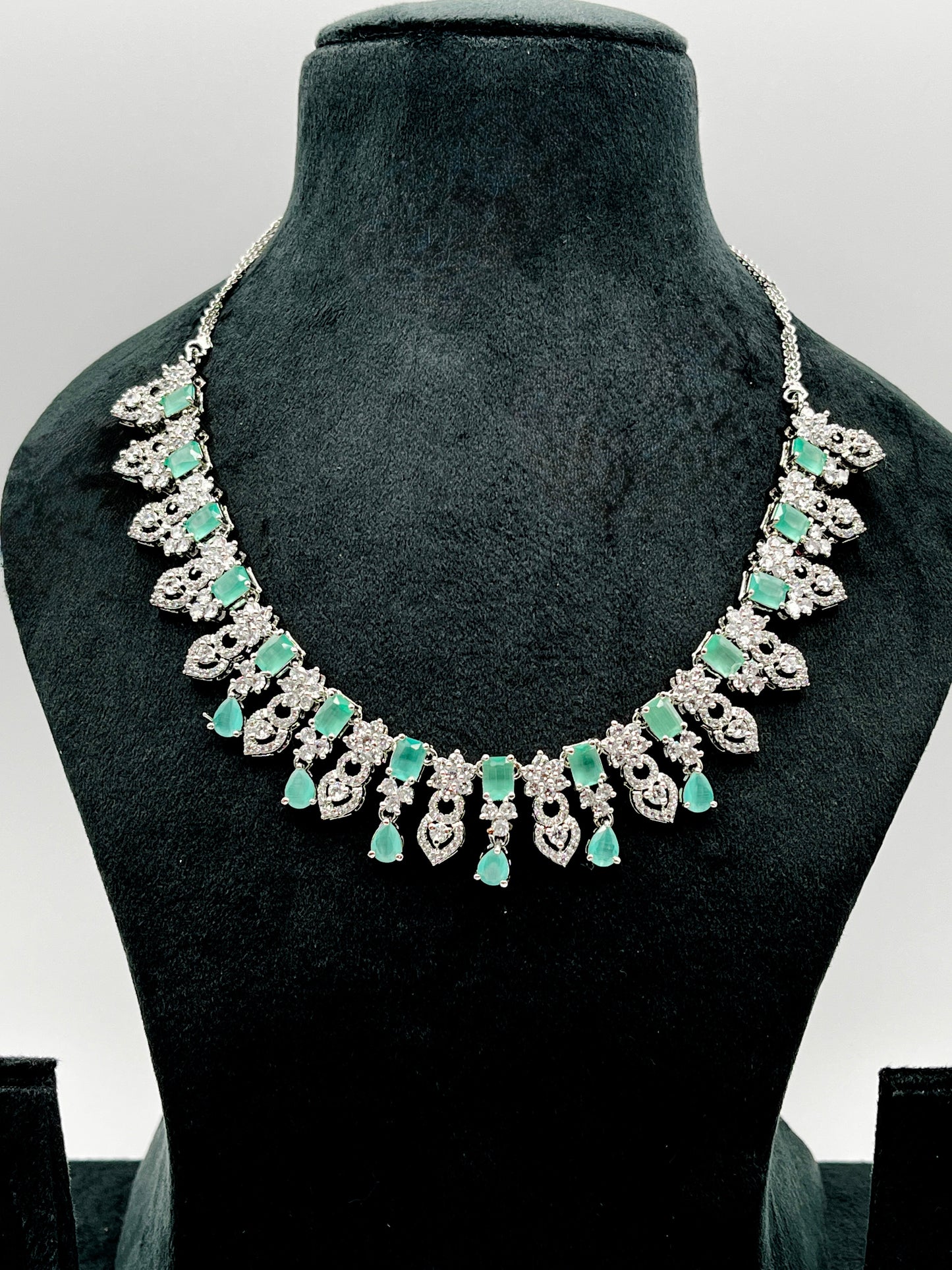 Green Necklace Set